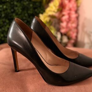Black leather Nine West pumps | Size 9